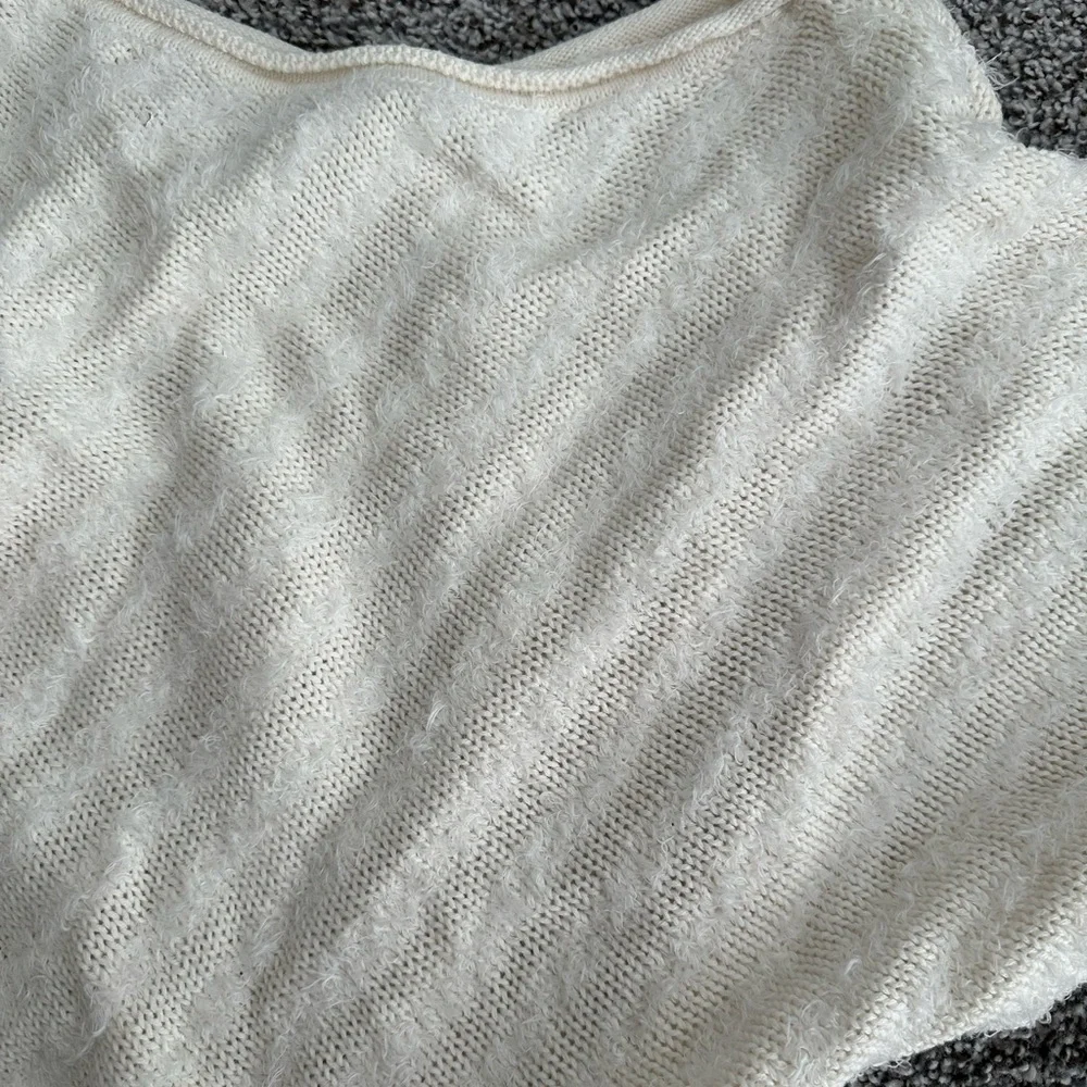Free People Cream Lightweight Cropped Knit Sweater
